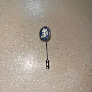 Vintage Blue and White Floral Cameo Brooch Pin